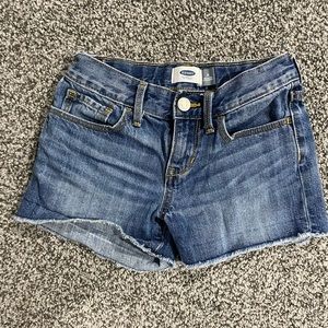Old navy girls size 8 medium to darker wash cut off shorts